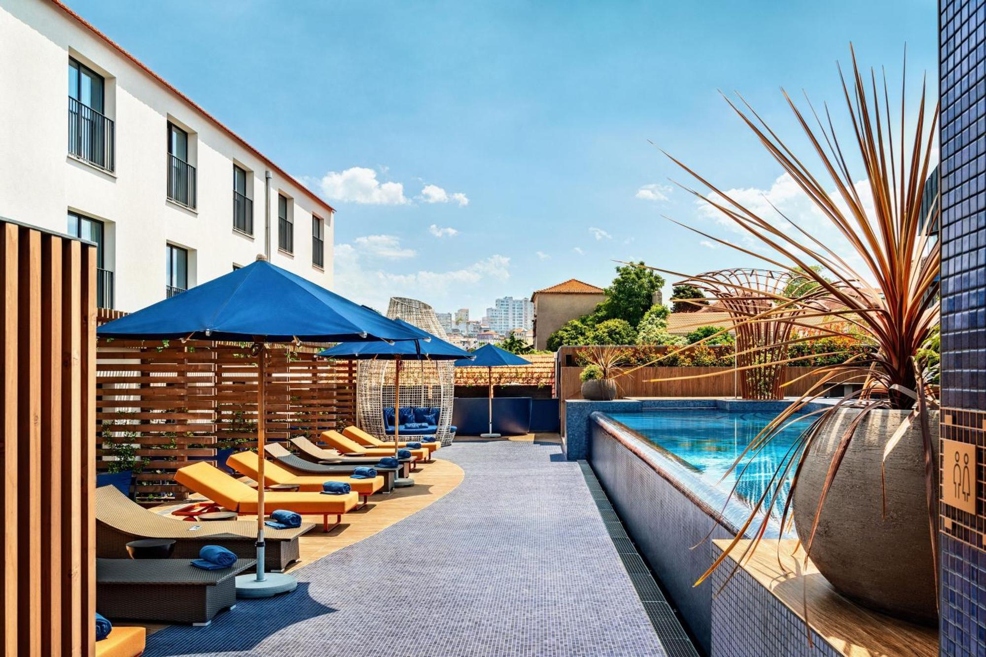 Forte De Gaia, Autograph Collection Віла-Нова-де-Гая Екстер'єр фото The rooftop pool at the Hotel